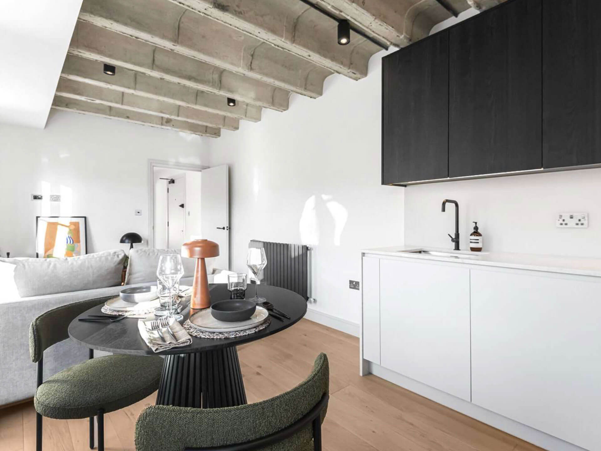 Hoxton apartment by Ara Construction